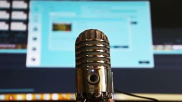 tips to make money from podcasting